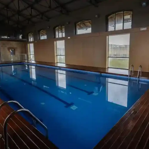 Piscina del Centro Deportivo La Estación en Perales del Alfambra